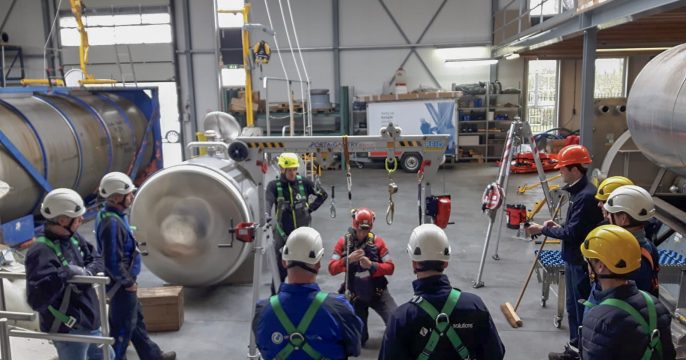 Hijsspecialist.nl neemt deel aan cursus ‘Veilig Werken in Besloten Ruimten’